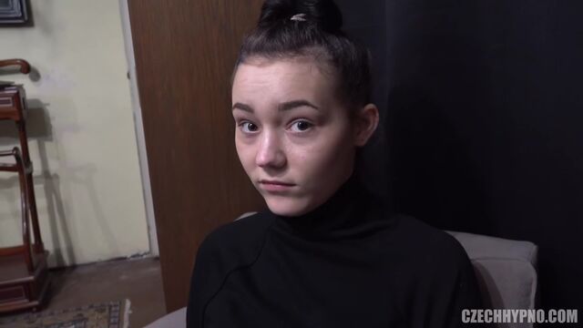 Секс жена при муже три хуйа