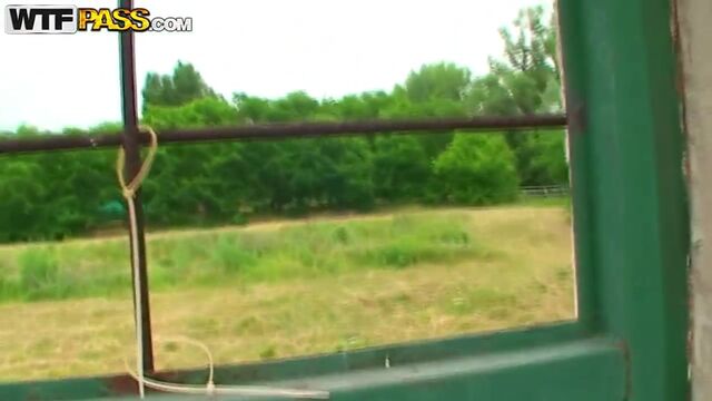 Порно кончает в трусики телки