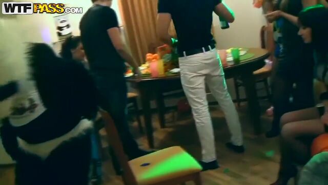 Жестокие трахи в горло с взрослыми