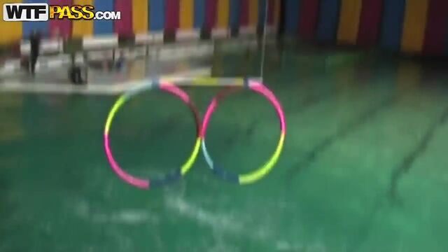Секс очень юную пизду огромный член