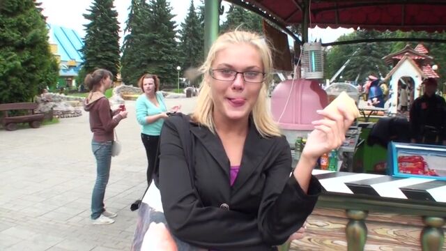 Порно конь ебет баб анал россия зоофилия