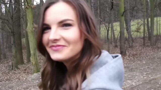 Невесту трахают а она не знает кто