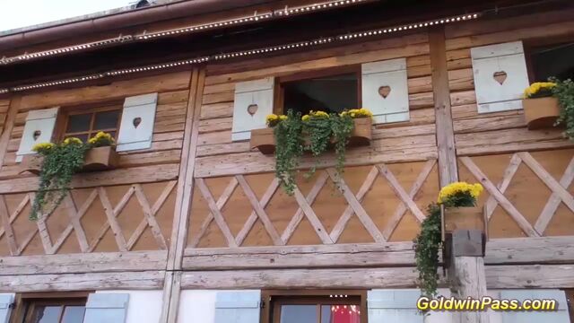 Иностранцы разводят русских девушек на секс