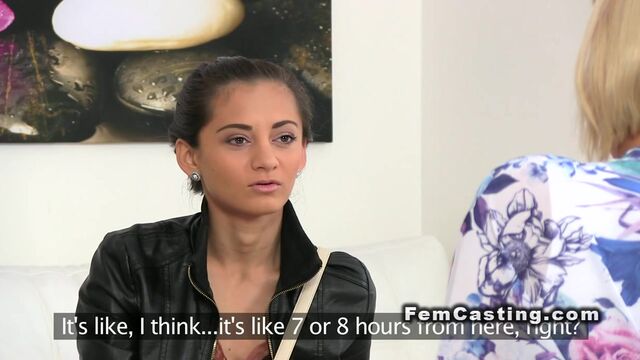 Телок трахают с большими сисками