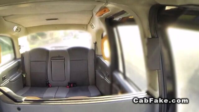 Порно износ девушки в автобусе