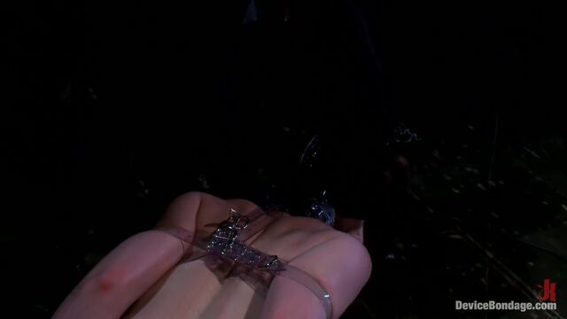 Взял мачеху силой на кухне порно