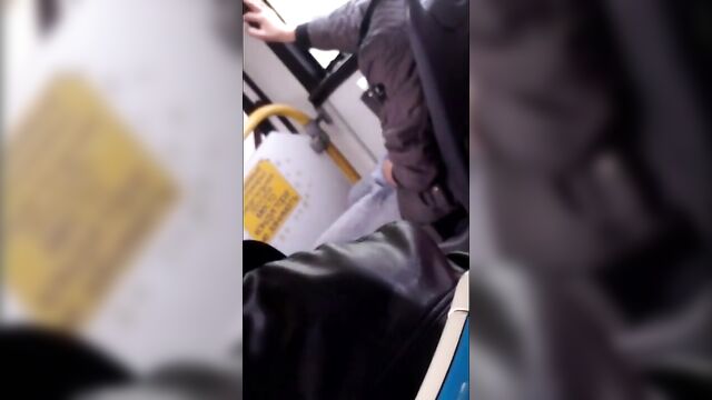Порно пока ждал друга соблазнил его дочь