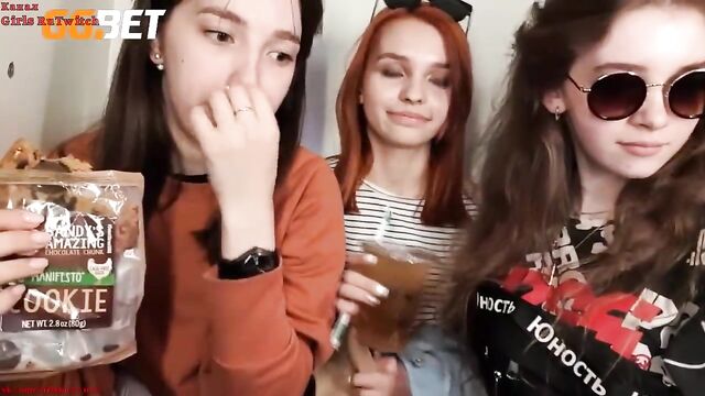 Порно любовница трахает дочку мужа