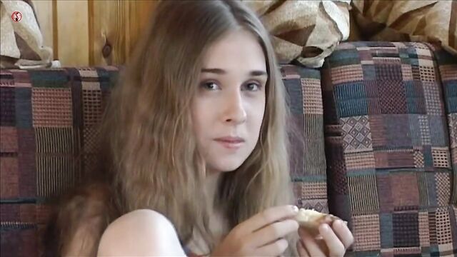 Порно трахнул красивую жопастую соседку