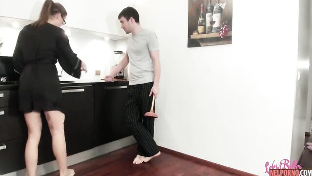 Порно жена учит лизать писю домашнее