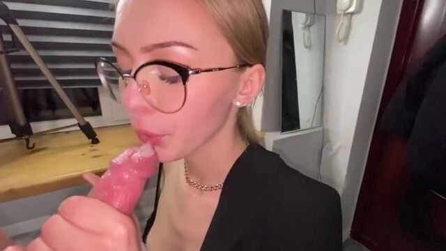 Порно мини юбки в школе секс