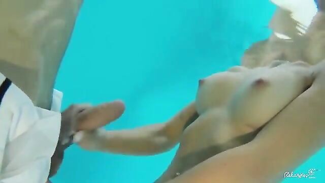 Училка наказывает ученицу за опоздание секс