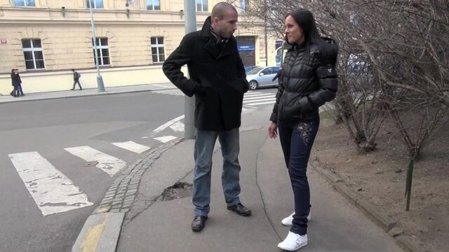 Парень сосет член гей порно